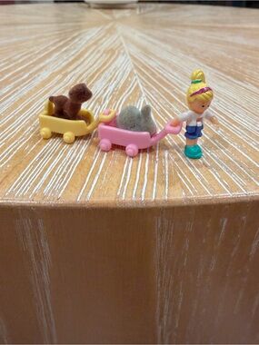1993 Bluebird Polly Pocket “Li’l Pet Carts”